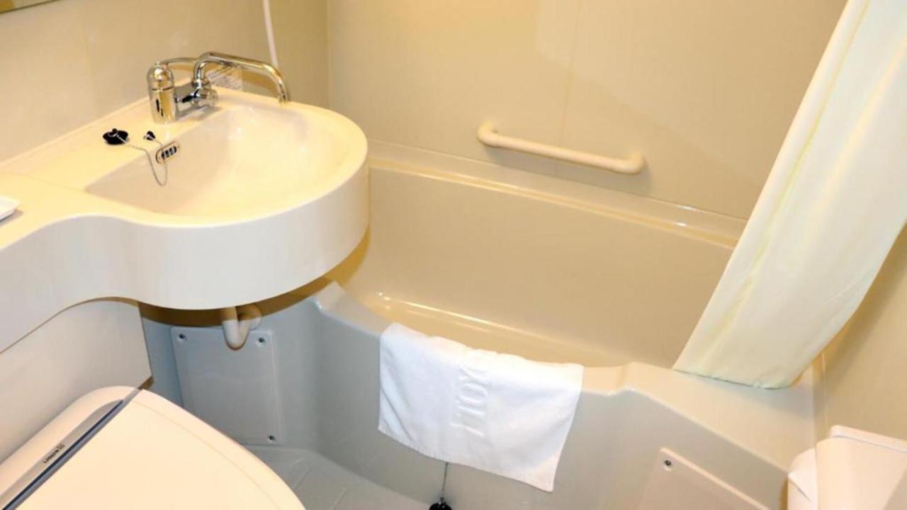 Toyoko Inn Kashiwa-Eki Higashi-Guchi Buitenkant foto