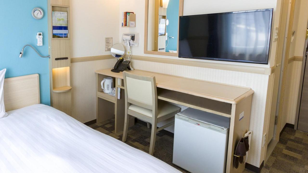 Toyoko Inn Kashiwa-Eki Higashi-Guchi Buitenkant foto